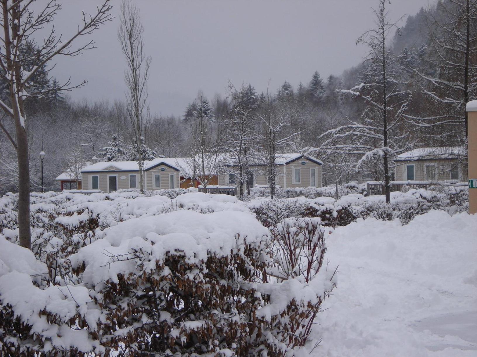 Camping Base De Loisirs Du Lac De La Moselotte Hotel Saulxures-sur-Moselotte Exterior photo