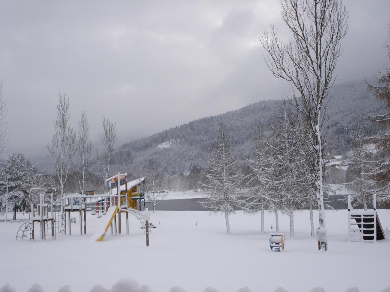 Camping Base De Loisirs Du Lac De La Moselotte Hotel Saulxures-sur-Moselotte Exterior photo