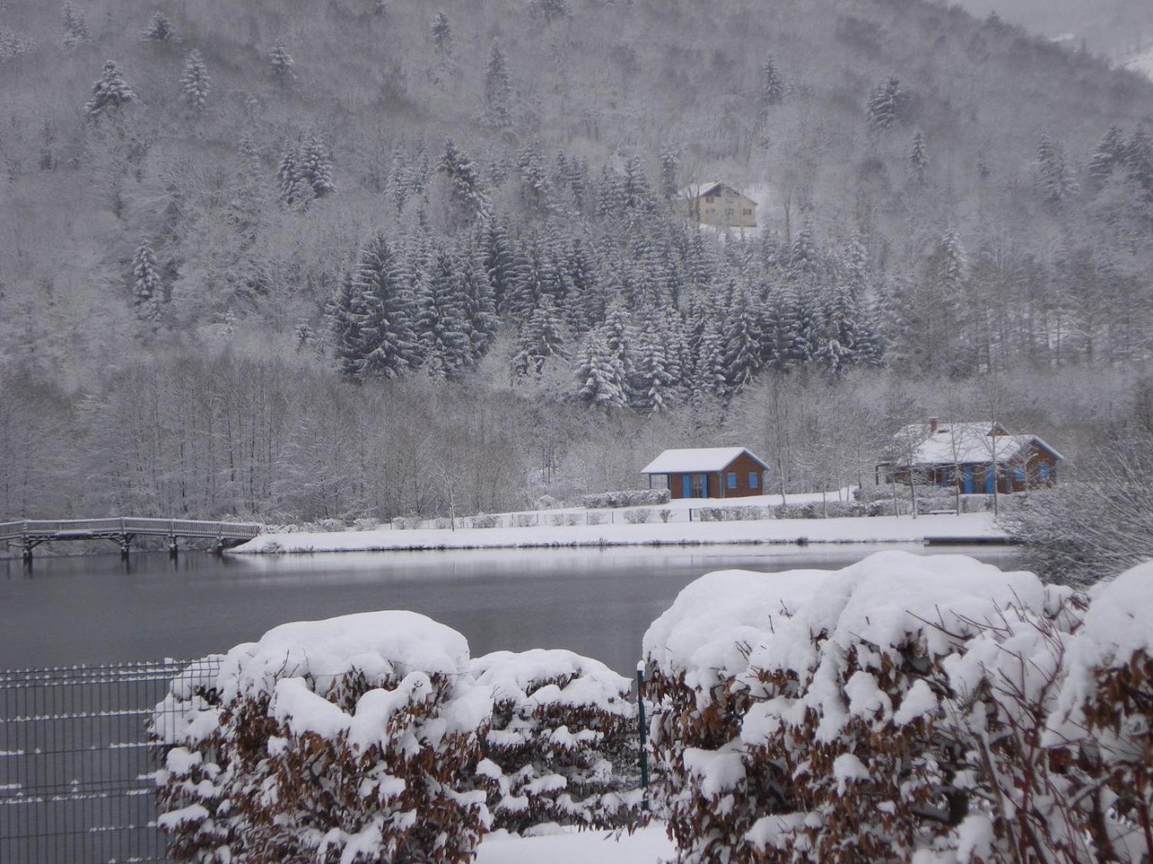 Camping Base De Loisirs Du Lac De La Moselotte Hotel Saulxures-sur-Moselotte Exterior photo