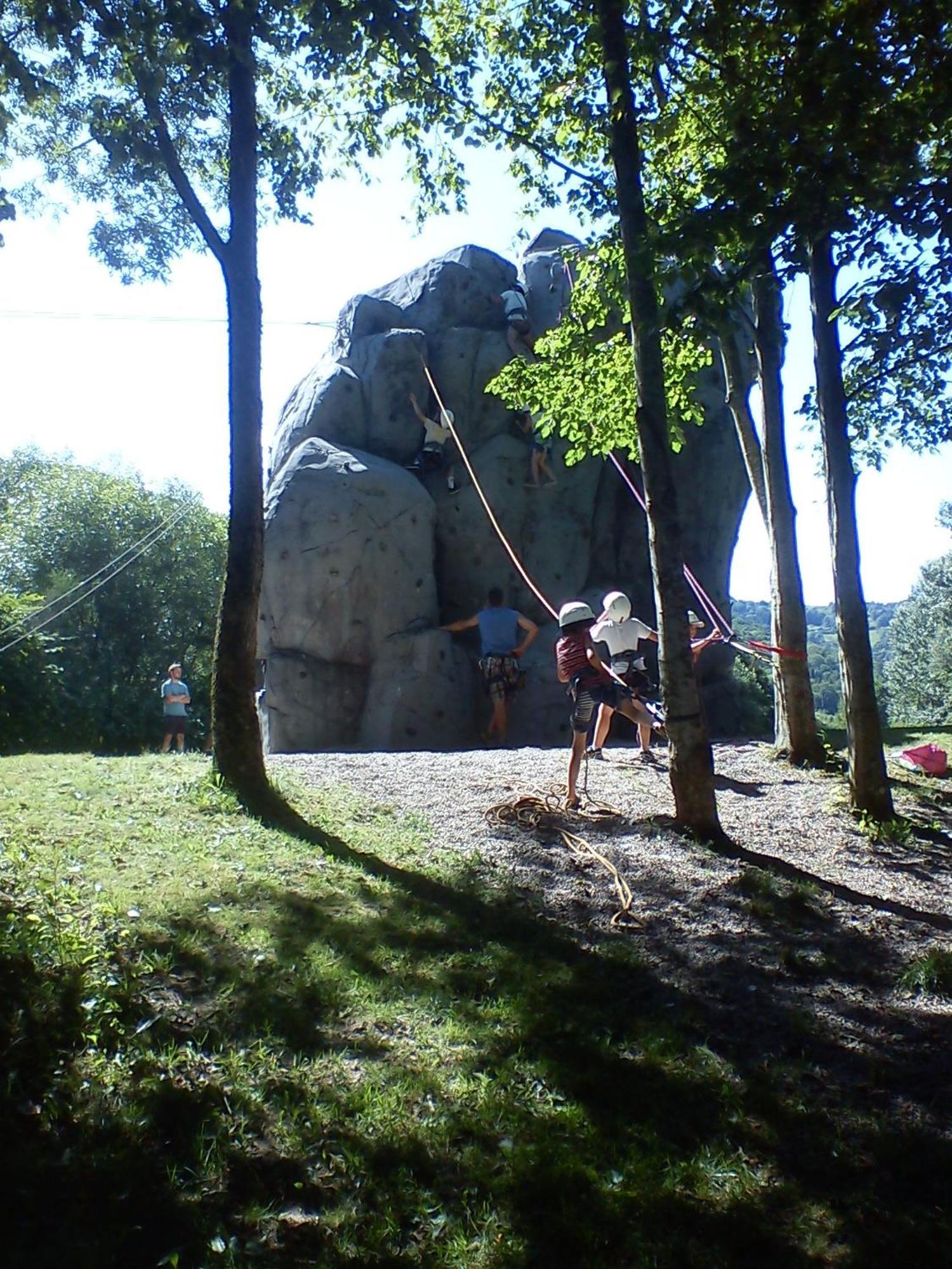 Camping Base De Loisirs Du Lac De La Moselotte Hotel Saulxures-sur-Moselotte Exterior photo